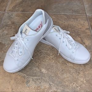 ED Ellen Degeneres Chapala Sneakers